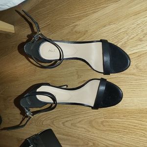 aldo black open toes strappy heels size 6.5